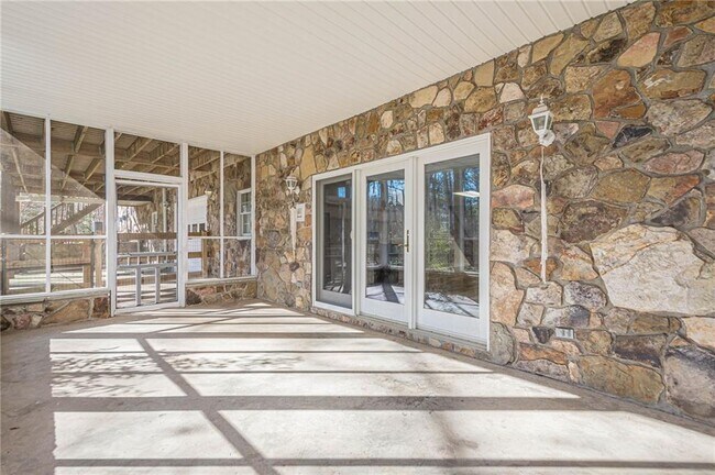 Building Photo - 34 Johnston Row NW