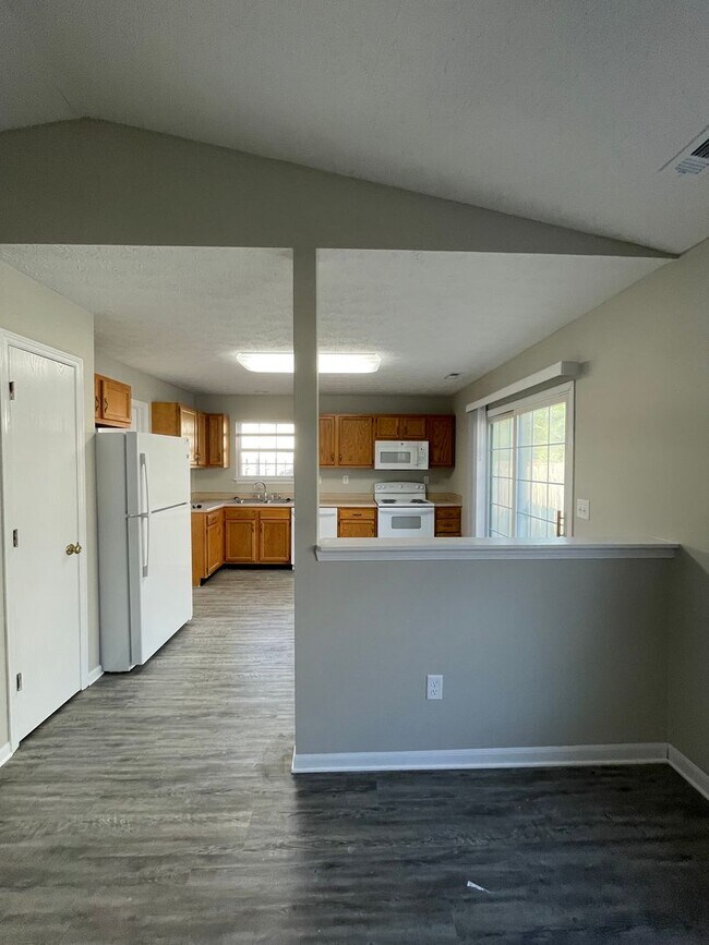 Building Photo - Three Bedroom Single Family Home - West La...