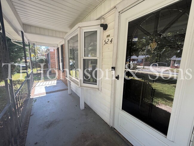 Building Photo - Charming 4 Bedroom in Winston Salem