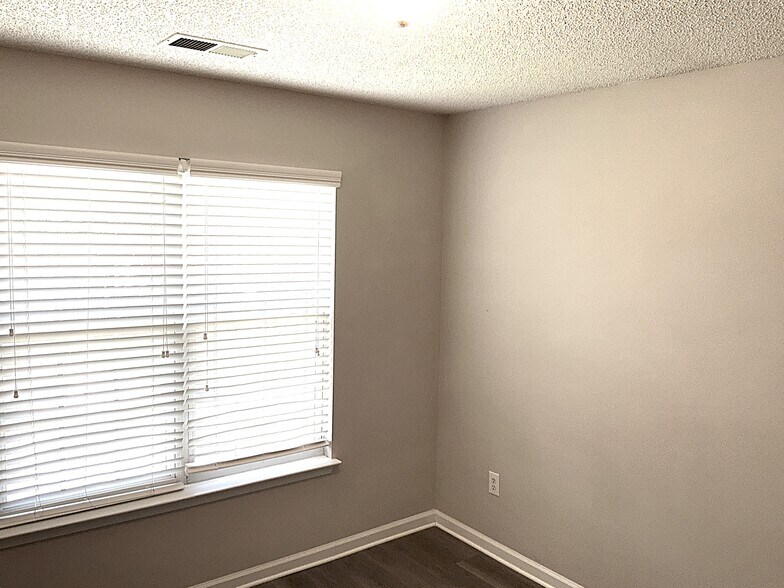 Building Photo - 1171 Lempster Dr NW