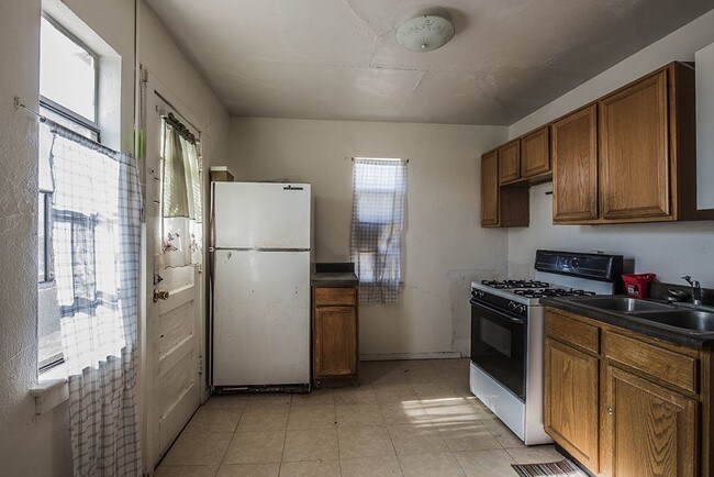 Building Photo - 2 br, 1 bath House - 1113 Huckleberry