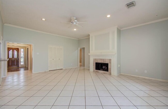 Building Photo - 16839 Willow Bend Ct