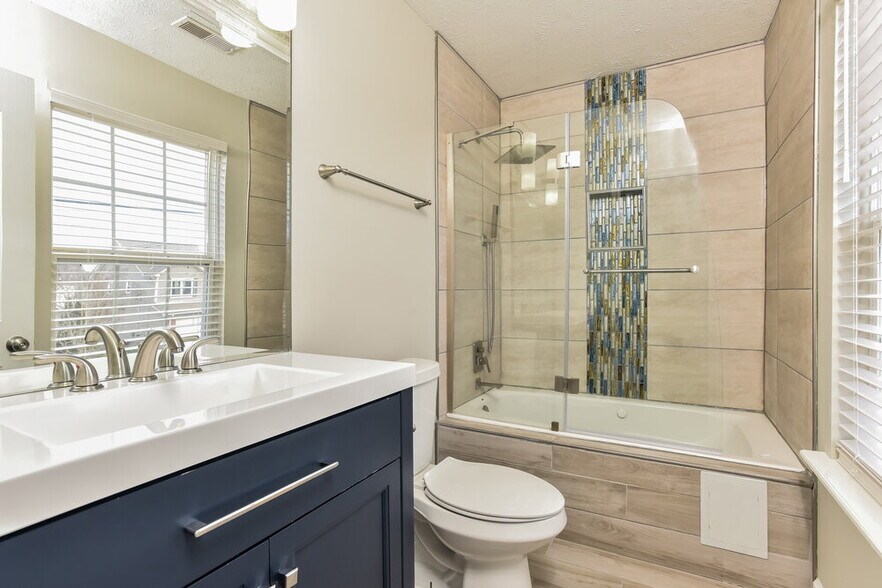 Building Photo - 1043 Tom Hailey Blvd