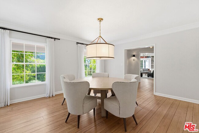 Building Photo - 9305 Hazen Dr