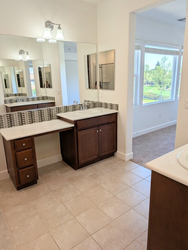 Building Photo - 655 San Marino Ct