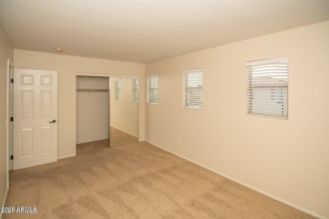 Building Photo - 605 N 111th Dr