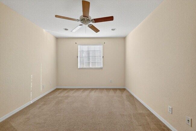 Building Photo - 2245 Portsmouth Ln