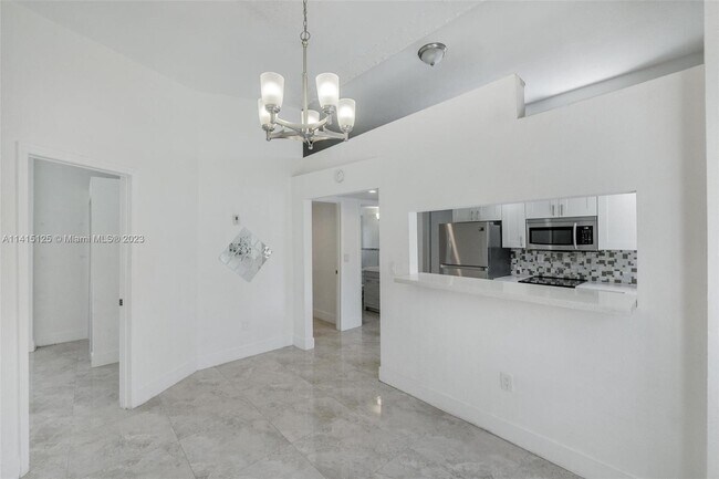 Building Photo - 3010 SW 25th St