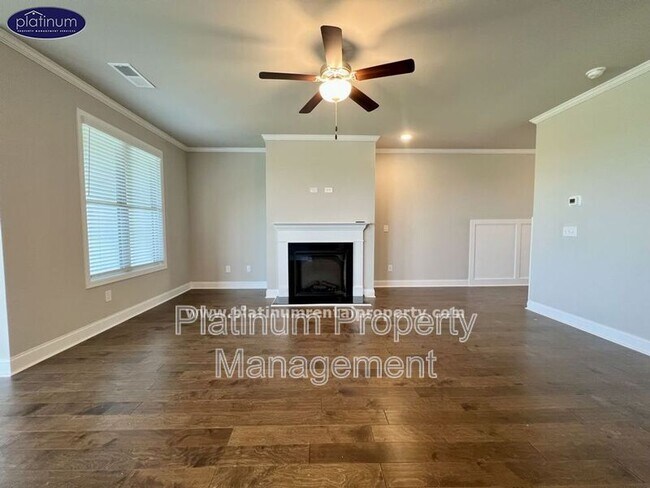 Building Photo - 2360 Manor Pointe Dr