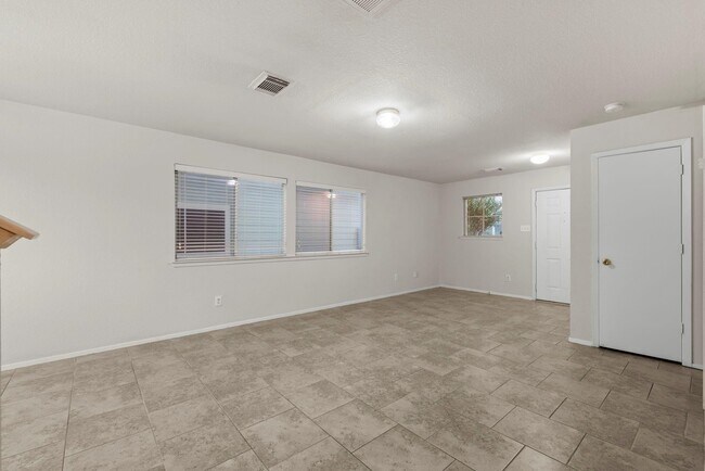 Building Photo - 1617 Nichole Woods Dr