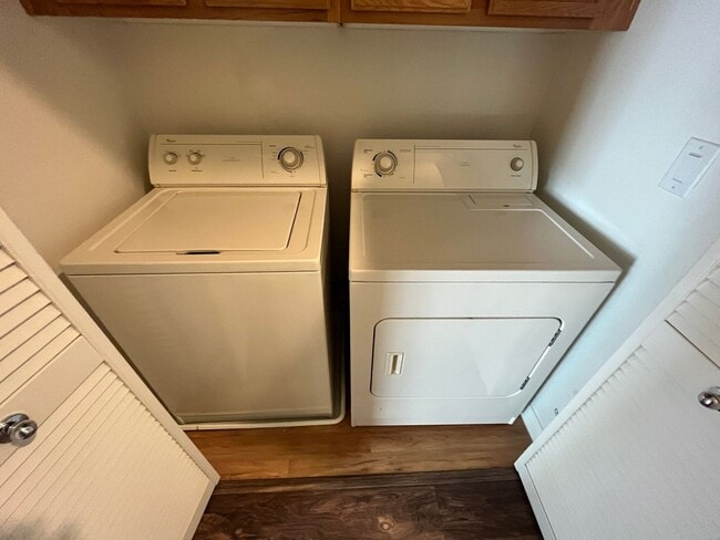 Building Photo - 2 BED / 2 BA - ALL APPLIANCES - COMMUNITY ...