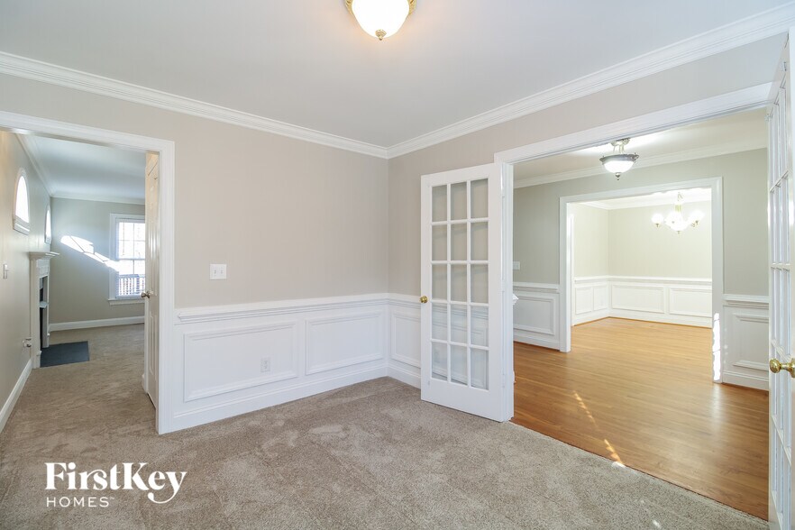 Building Photo - 909 Woodview Ridge Trail