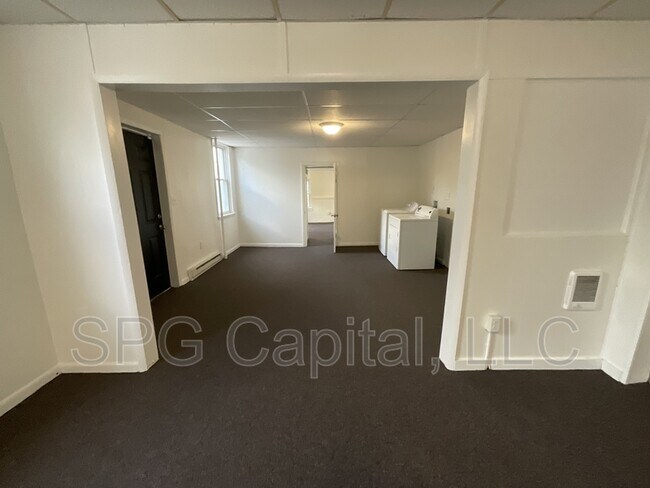 Building Photo - 400 Baltimore St