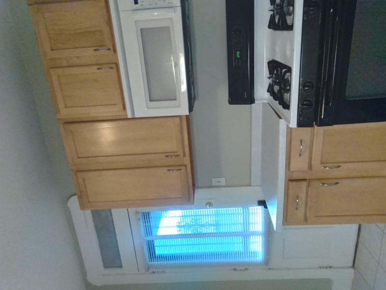 Building Photo - 2310 E 12th St