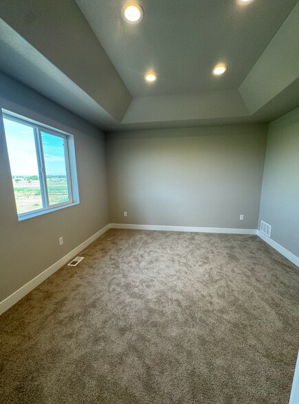Building Photo - 535 W 2350 N