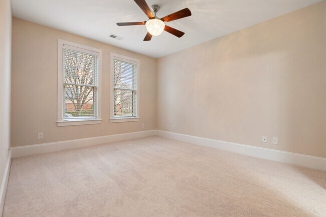 Building Photo - Luxurious 2BR Condo with Fantastic Upgrades!  Pet friendly!