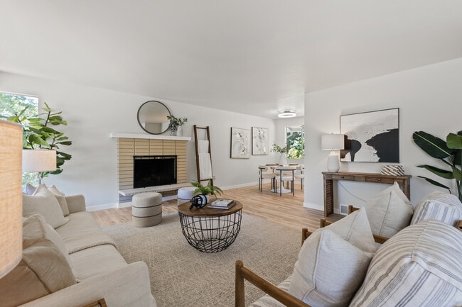 Building Photo - 13726 SE 24th St