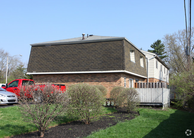 Building Photo - Hilliard Arms Apartments