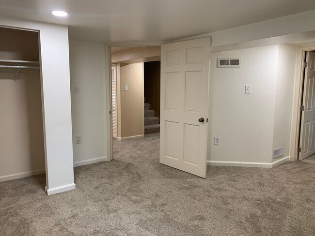 Building Photo - 14865 Pershing Dr