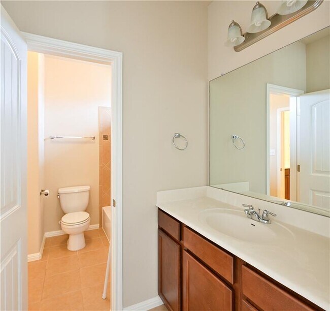 Building Photo - 100 Lake Mineral Wells Dr