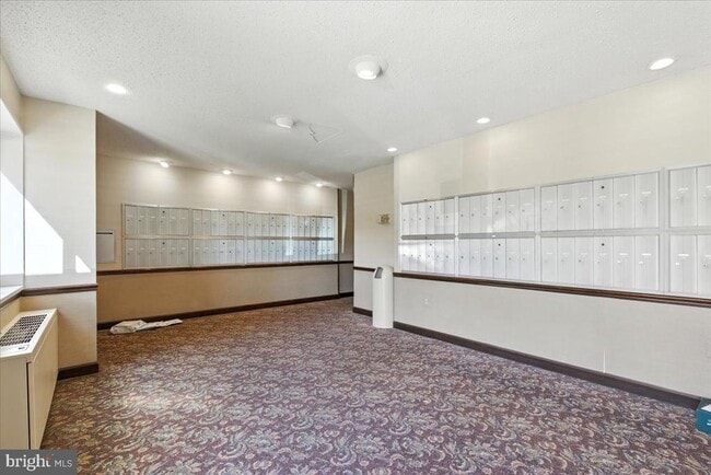 Building Photo - 1200 S Arlington Ridge Rd