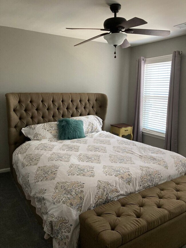 Building Photo - Heart's Desire End Unit Townhome 2700+ SqFt - Lowes Island