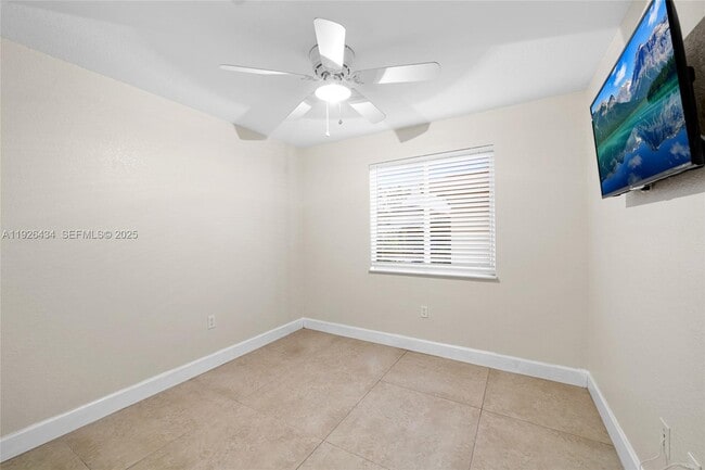 Building Photo - 1472 SW 44th Ave