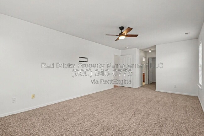 Building Photo - 7864 Whispering Wood Dr