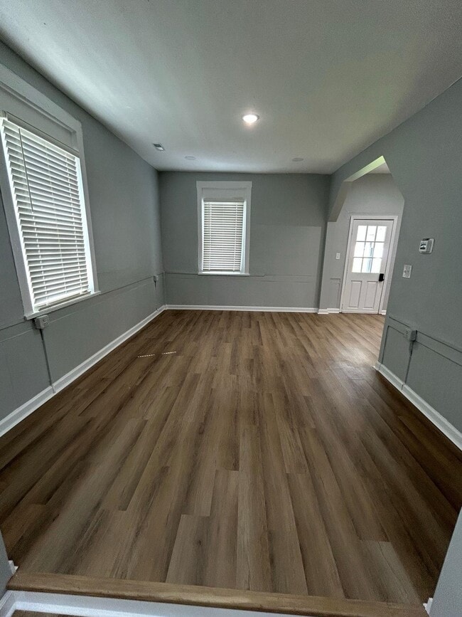 Building Photo - 98 Lee Ave