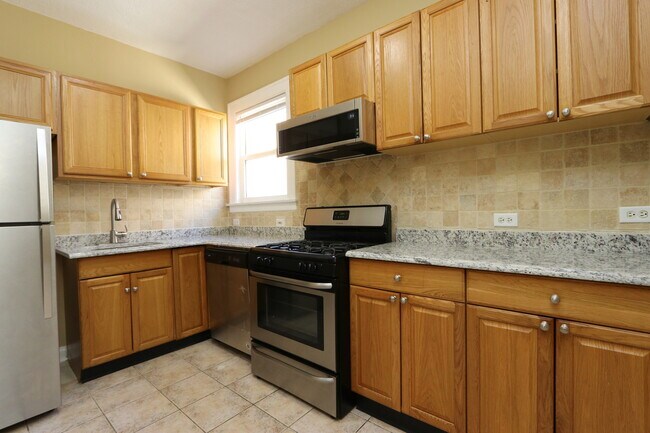 Building Photo - 4457 W Wrightwood Ave