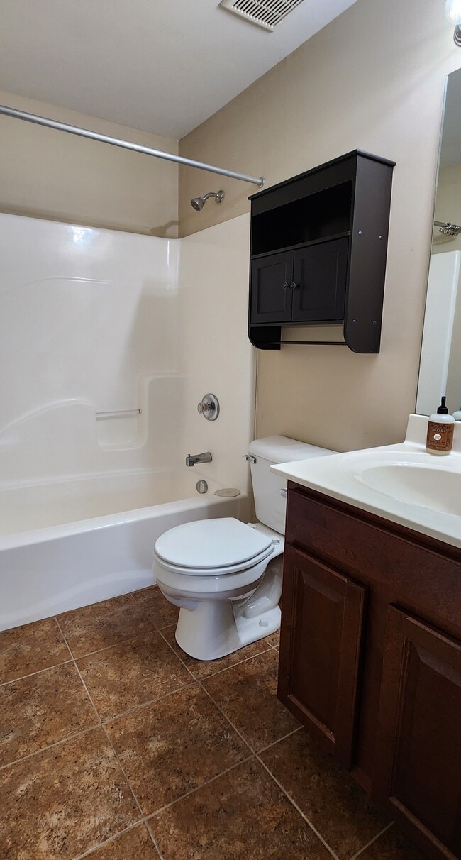 Building Photo - 162 Slindes Wood Cir