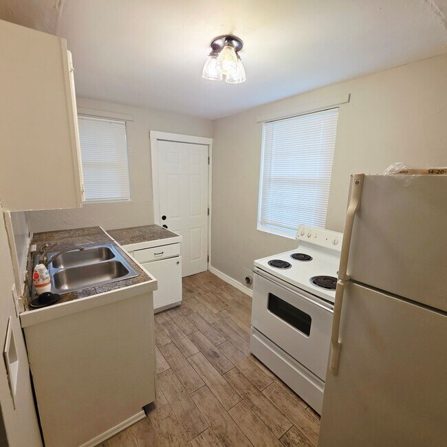 Building Photo - 2020 Rush Wind Dr