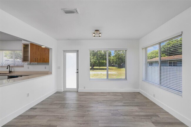 Building Photo - 14120 NW 2nd Ave