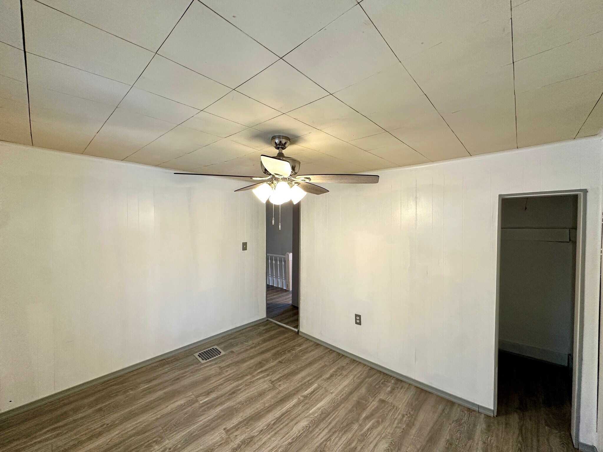 Building Photo - 923 Franklin Ave