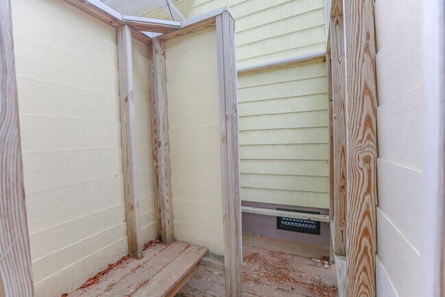 Building Photo - Luxurious home rental in Broad Bay Islands!