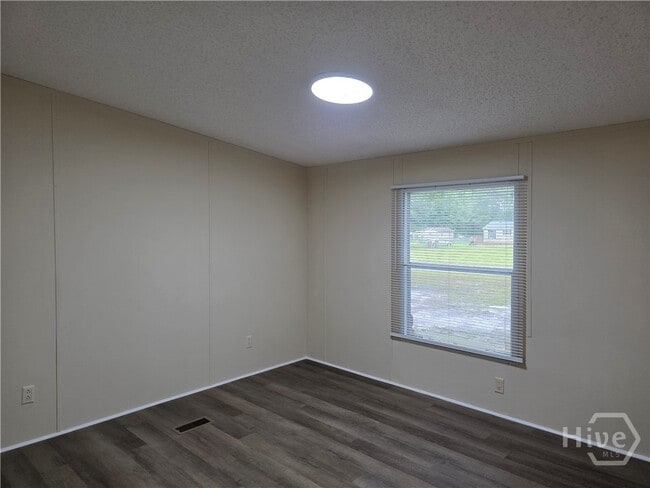 Building Photo - 311 Mockingbird Dr