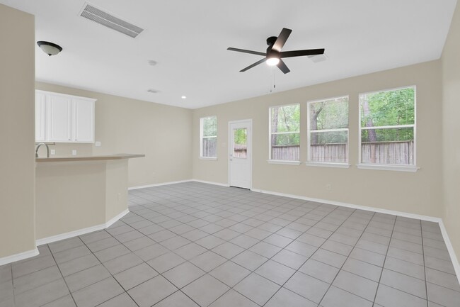 Building Photo - 122 S Camellia Grove Cir