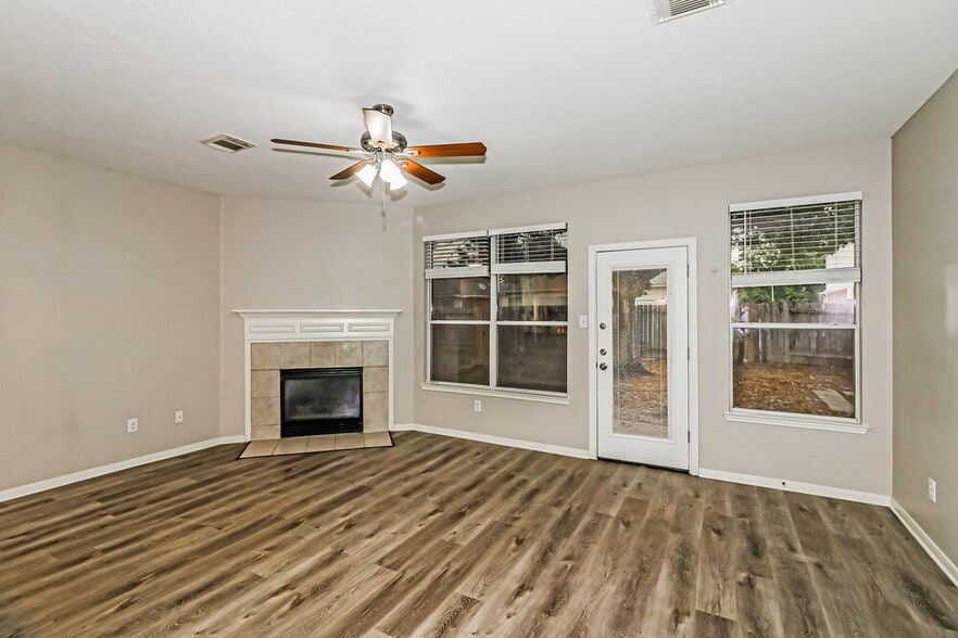 Building Photo - 7818 Yaupon Ranch Ct