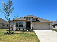 Building Photo - 3320 Oak Ln