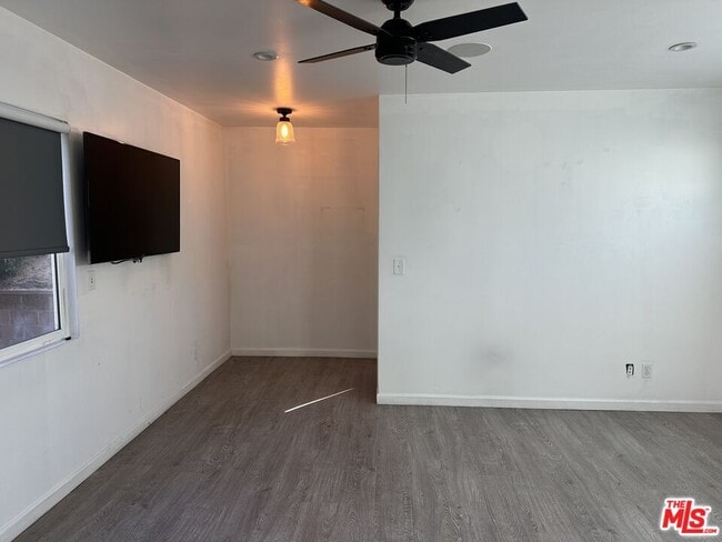 Building Photo - 410 Pershing Dr