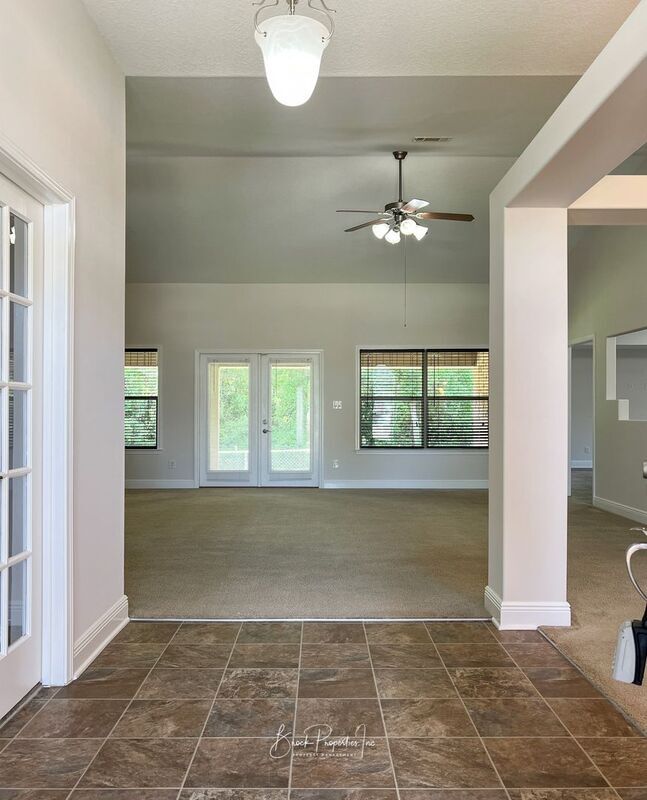 Building Photo - 2080 Stennis Dr