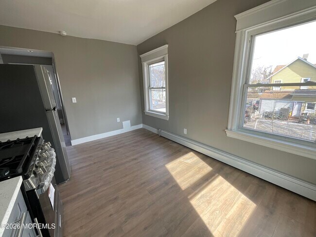 Building Photo - 1015 Mattison Ave