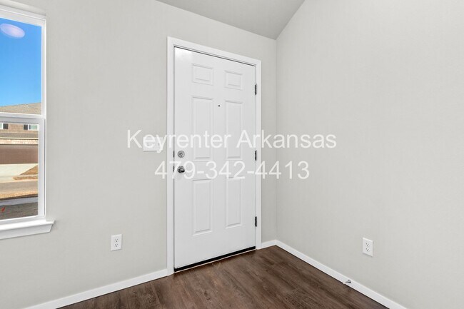 Building Photo - Brand new 3 bedroom, 2 bathroom home in Fayetteville, Arkansas