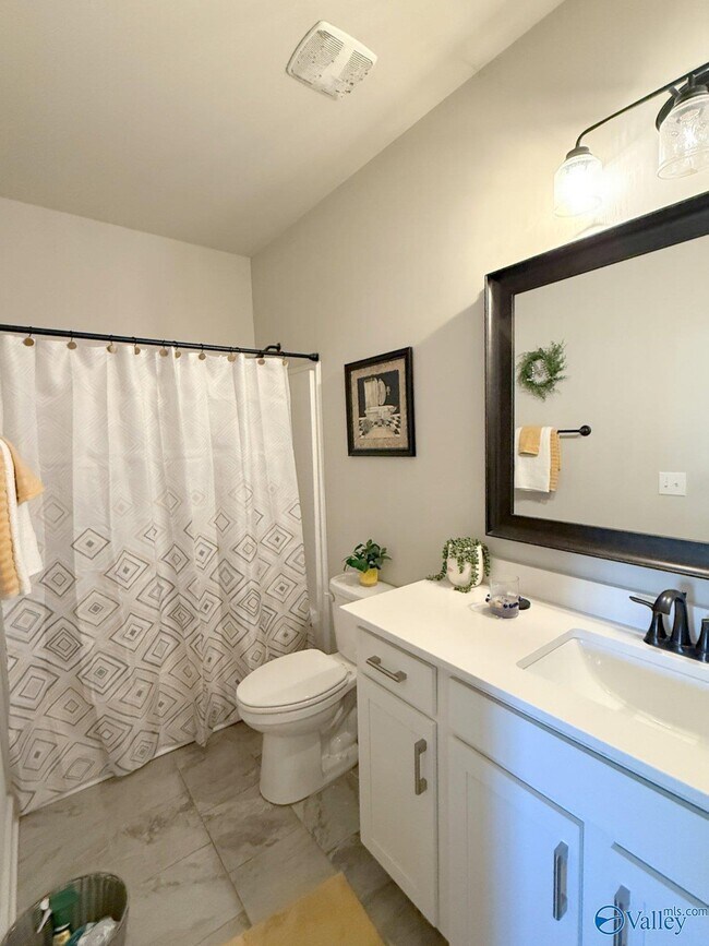 Building Photo - 445 Legend Oak Way SW