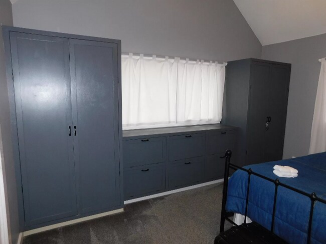 Building Photo - 46 Kingsley Ave