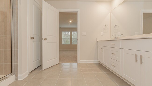 Building Photo - Picture-Perfect New Home in Clear Pond