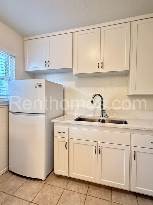 Building Photo - 5281 Constitution Rd