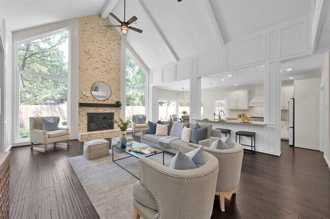 Building Photo - 2811 Crossvine Cir