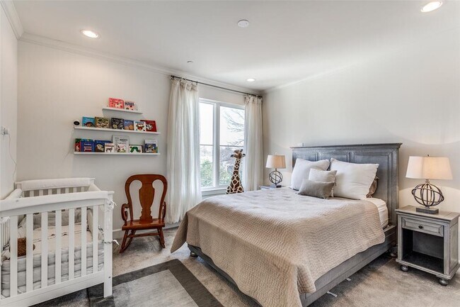 Building Photo - 3515 Normandy Ave