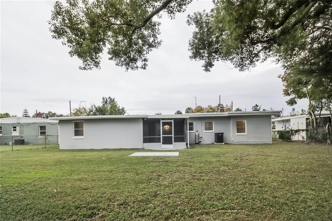 Building Photo - 5963 Bamboo Dr